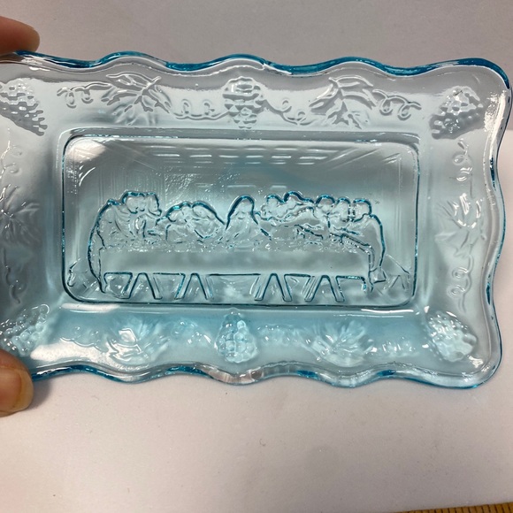 Vintage Indiana Tiara Aqua Blue Glass The Last Supper Soap Dish Tray 5.5" x 3.5" - Picture 9 of 15